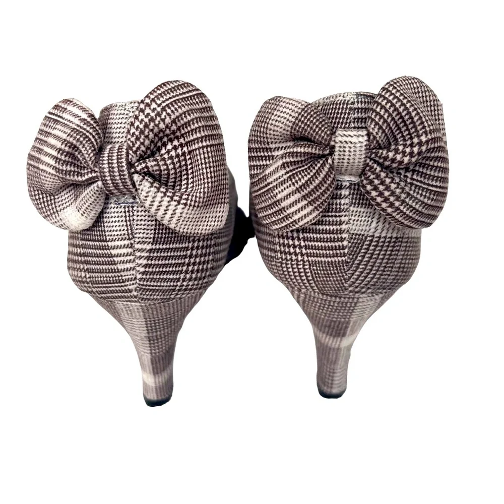 NWOT ANGEL STEPS Brown and Cream Plaid Fabric Pump Heels. Size 8.5